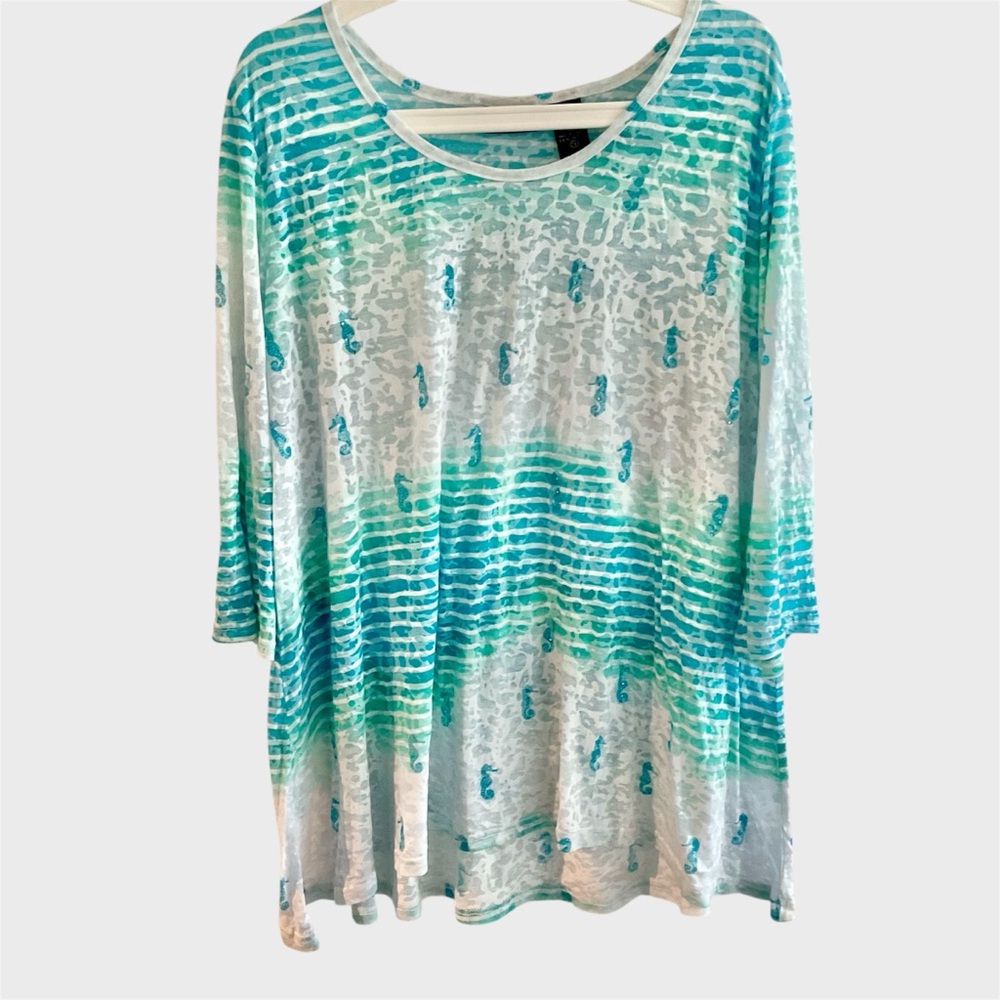 Sara Studio | 3/4 Sleeve Seahorse Hi-Lo Tunic